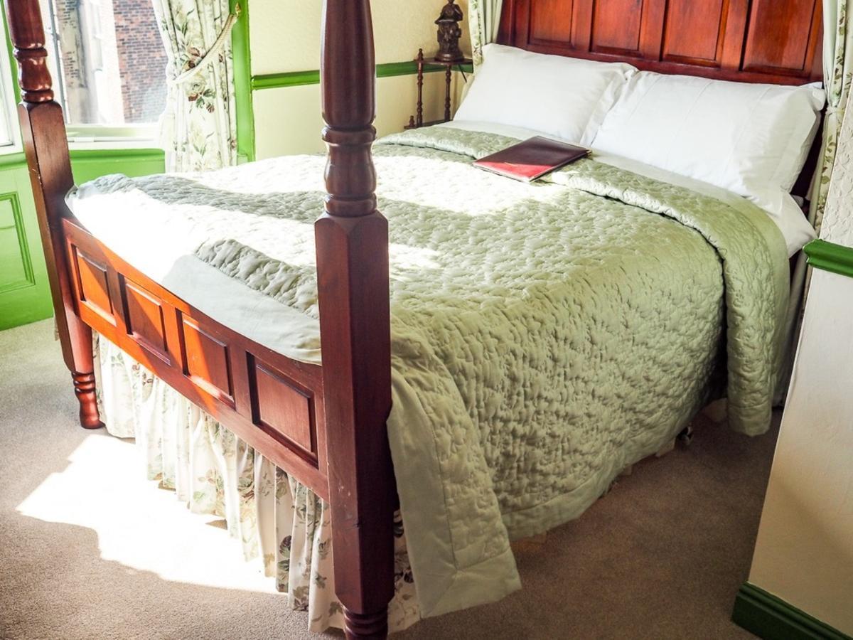 Guest house Tall Storeys Scarborough
