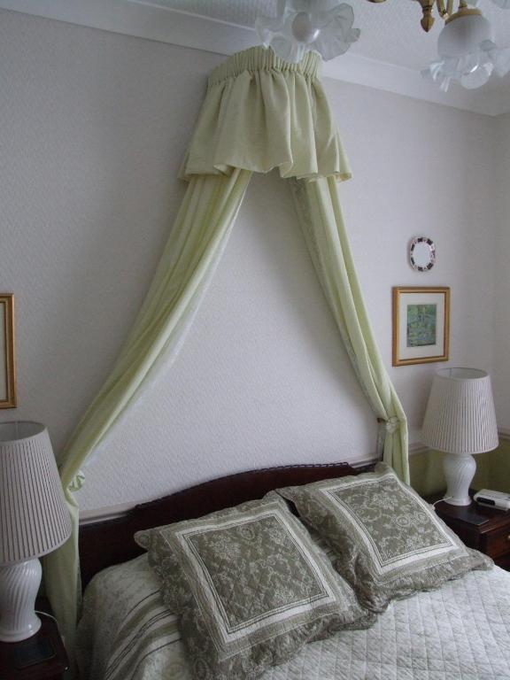 Tall Storeys Guest house 4*