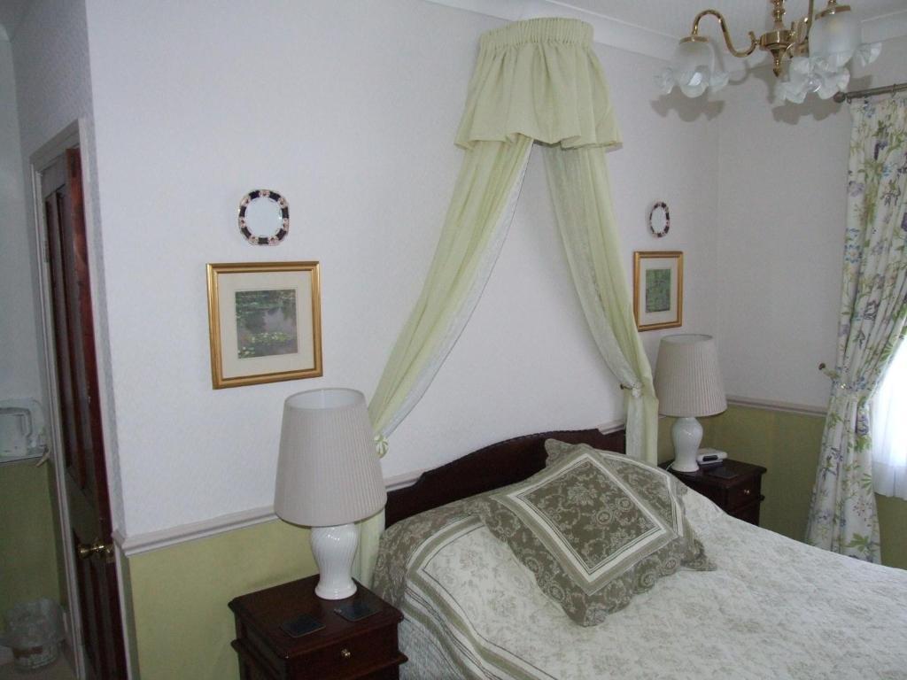 Tall Storeys Guest house 4*
