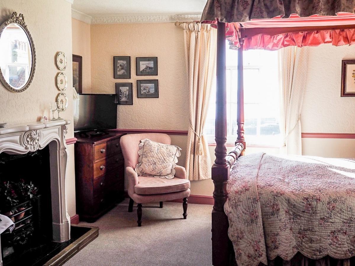 Tall Storeys 4*